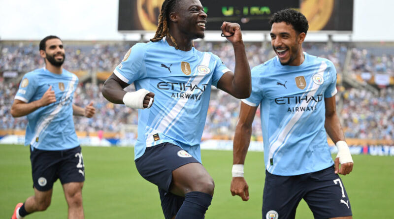 Manchester City signs with Puma